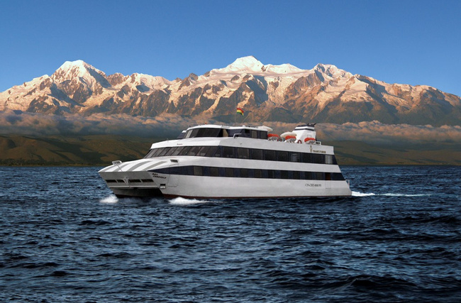 Day Cruise on the Lake Titicaca by Catamaraan from La Paz Photo